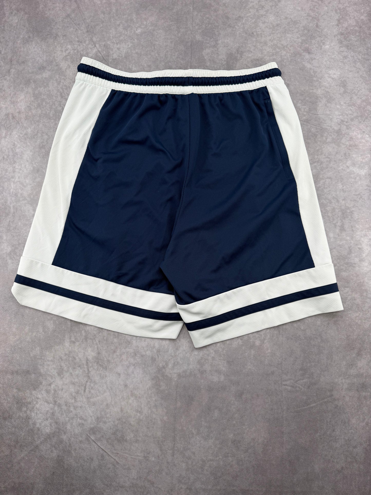 Nike Shorts - L