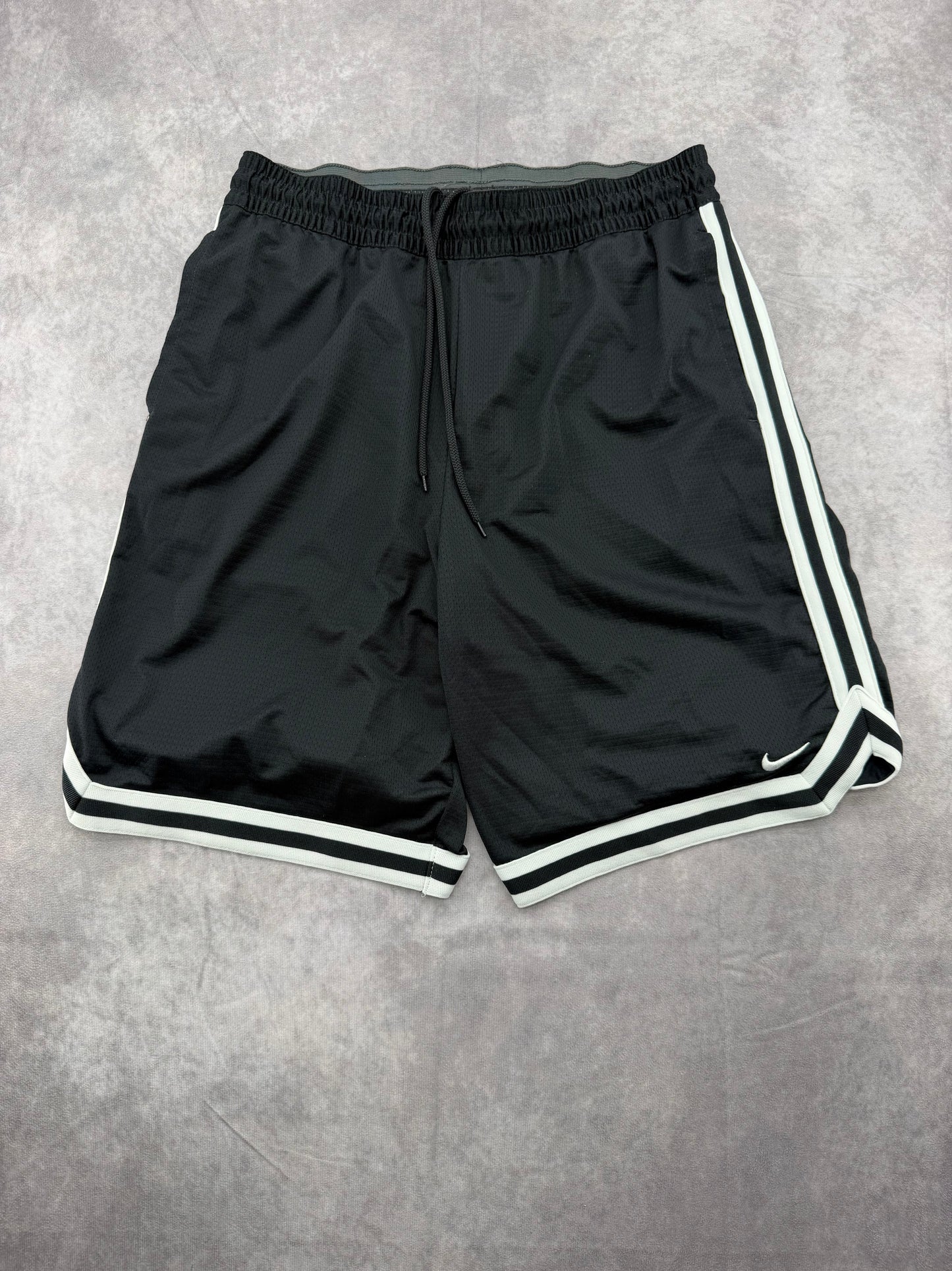Nike Shorts - L