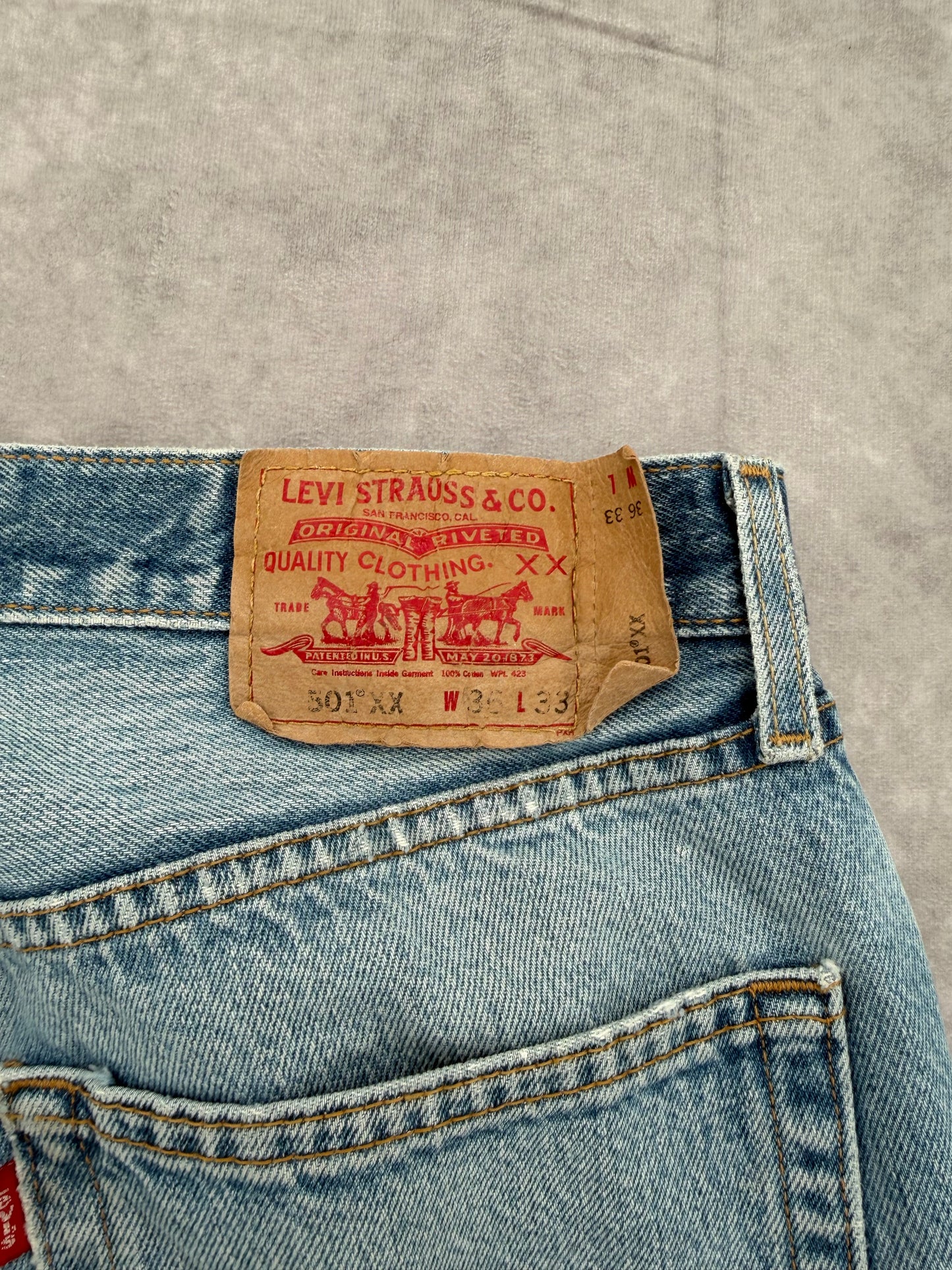 Levi 501s - 36x33