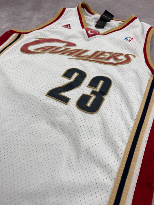 Cavs LeBron Jersey - M