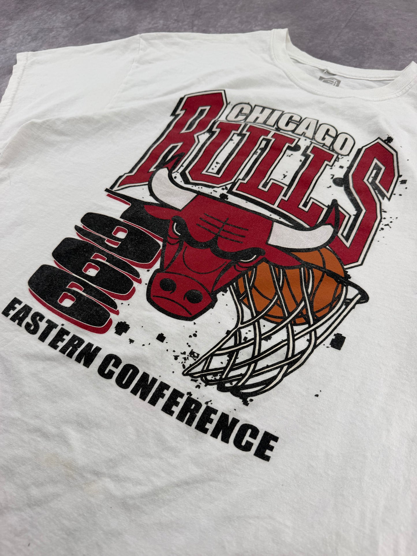 Bulls Graphic Tee - XL