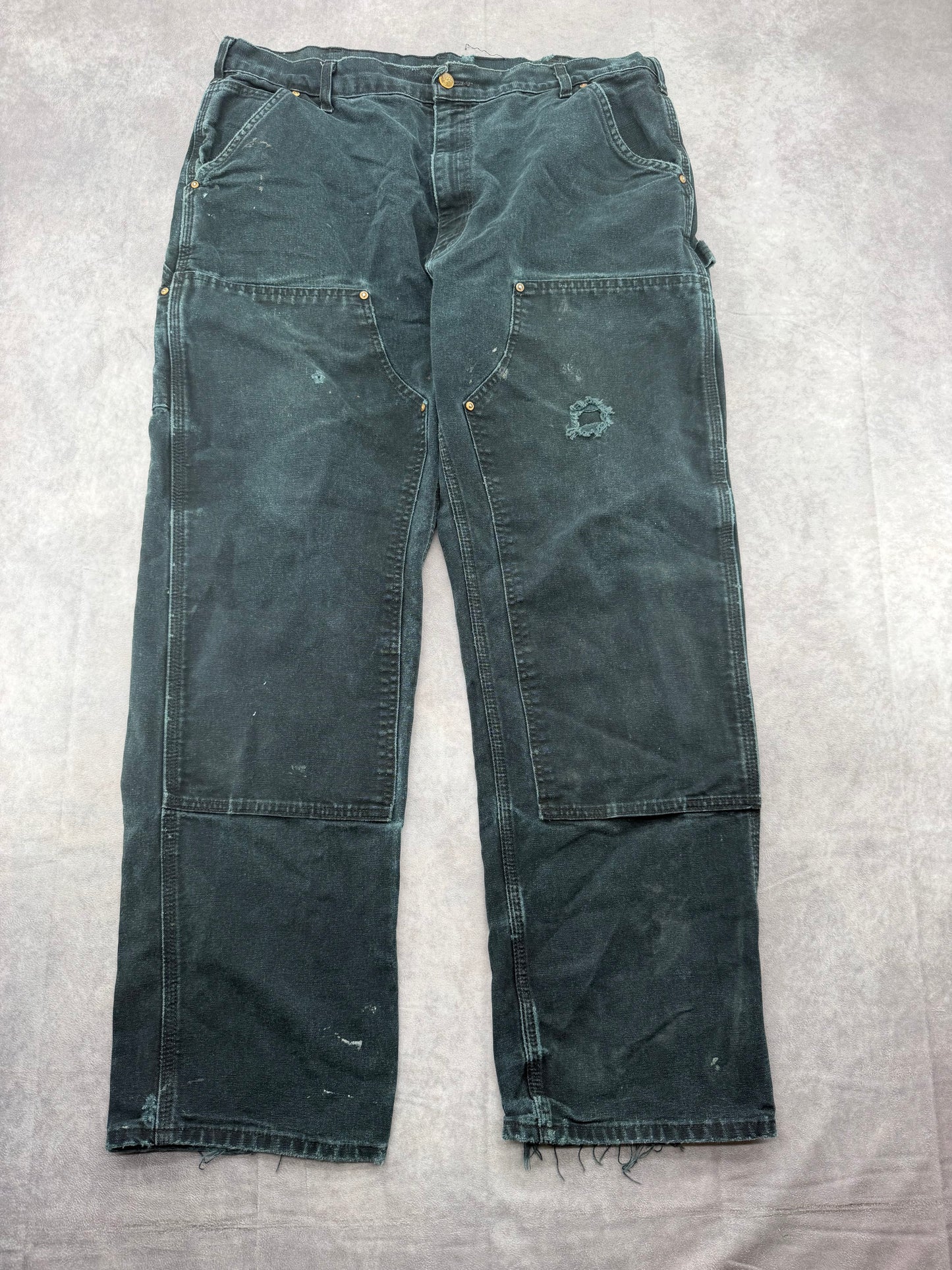 Distressed Carhartt double knees - 34x34