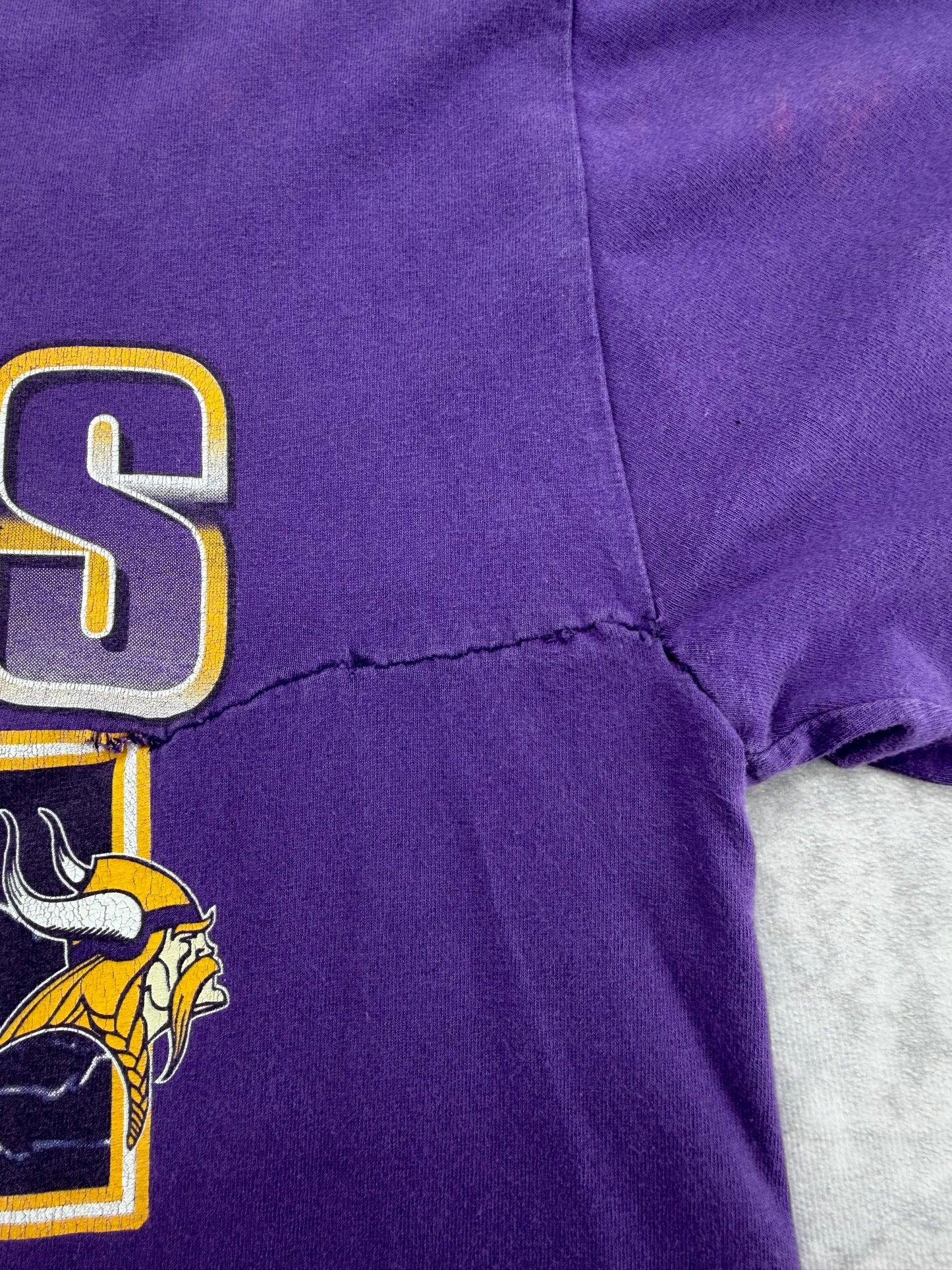 90s Vikings Tee - L