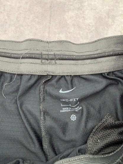Nike Shorts - L